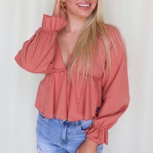 NWOT HYFVE Peach Cropped Peasant Top